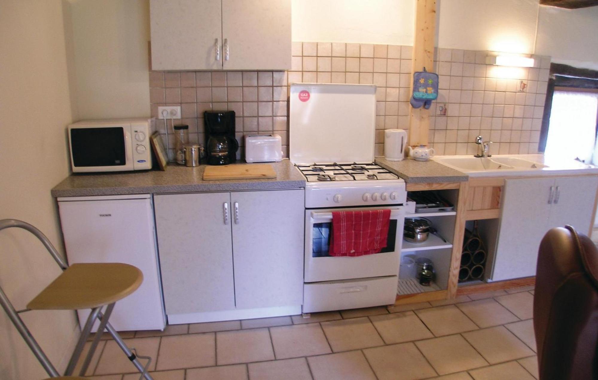 1 Bedroom Nice Home In Saint Martin Le Mault Eksteriør billede